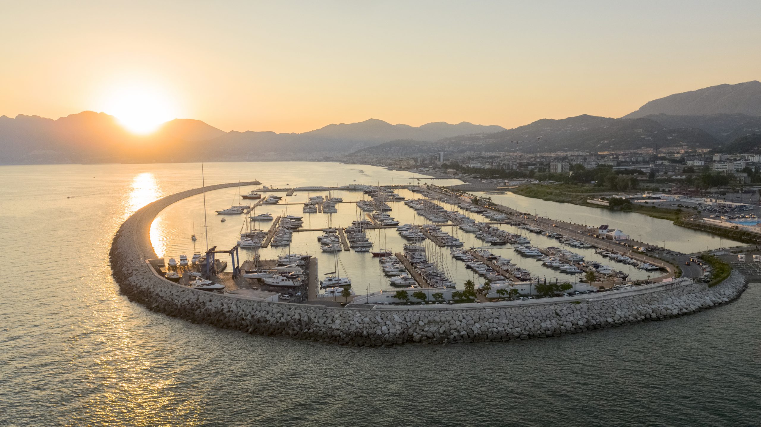 berthforsuperyacht Marina D'Arechi superyacht marina
