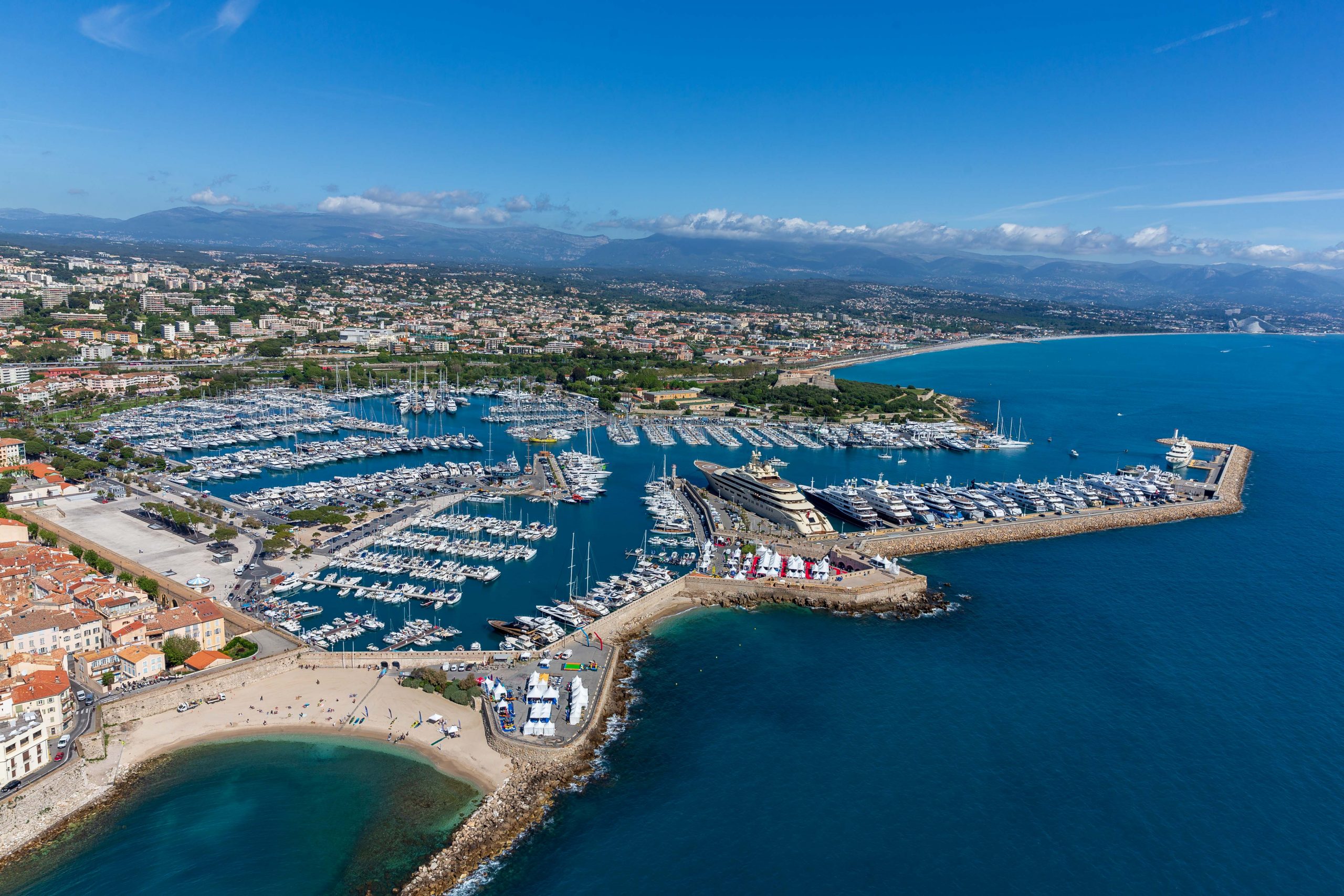 Berthforsuperyacht IYCA Port Antibes France