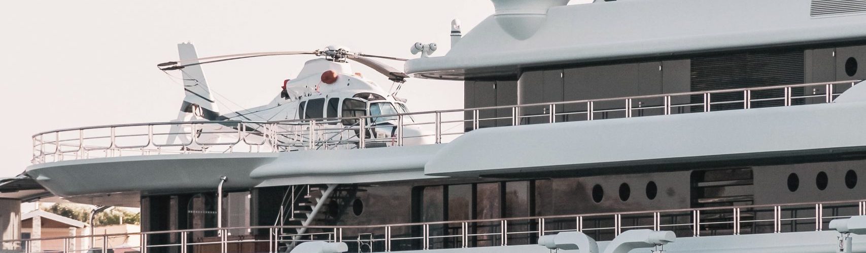 berthforsuperyacht private pilot service for superyachts
